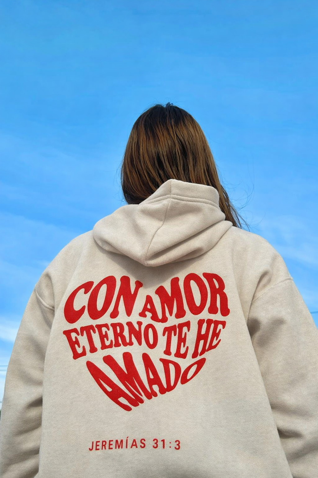 Hoodie Cristiano “Con Amor Eterno Te He Amado” – Jeremías 31:3 | Edición Fe