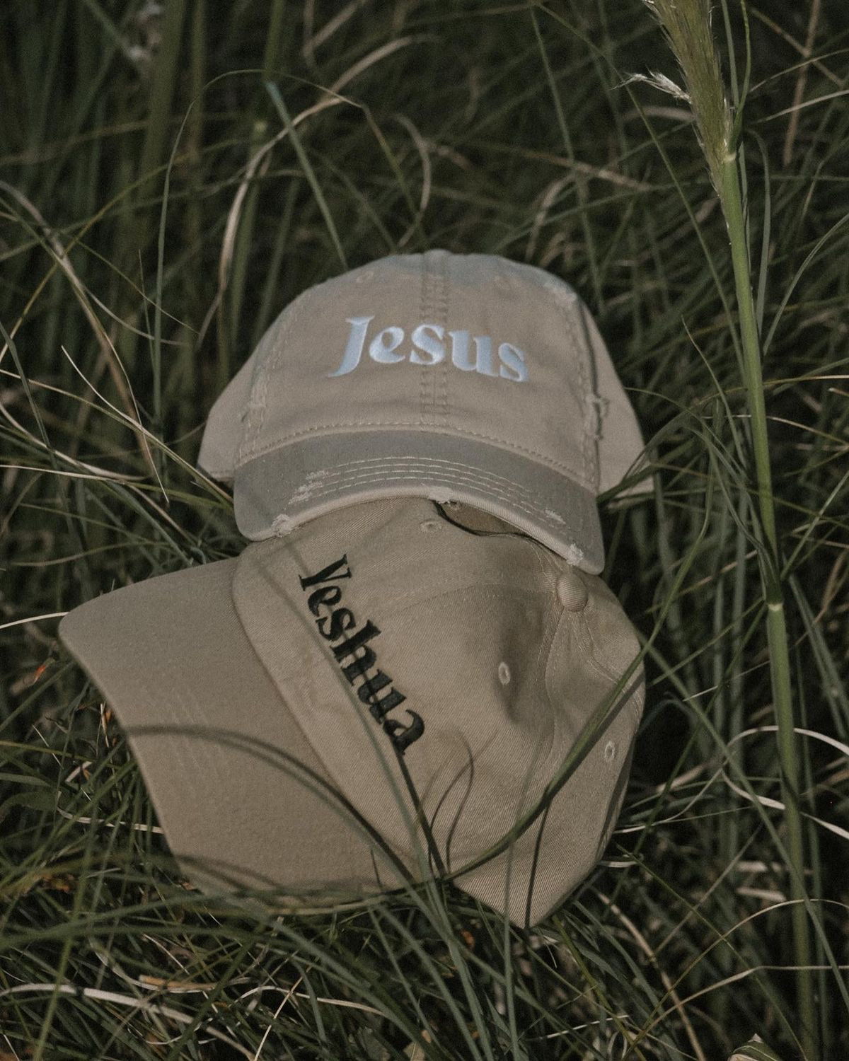 Gorra Cristiana “Jesus” – Estilo, Fe y Propósito